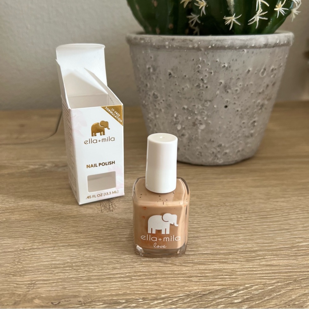 Ella + Mila Vegan Nail Polish “Sandy Toes” Nude Beige 13.3ml New in Box
